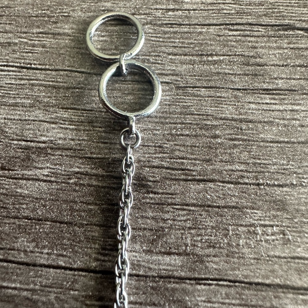 Bracelet used in good condition not sure of the brand - Picture 2 of 6